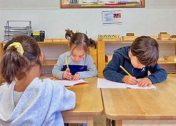 Fueling Brains Academy - Calgary, AB Écoles Maternelles - Kids Activity Image