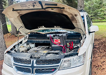 FutureTowing - Winnipeg, MB Towing Services - Battery Boost Image