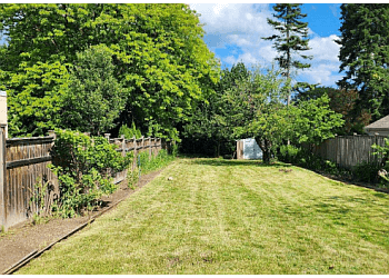 Toronto lawn care service Gardenzilla Lawn & Garden