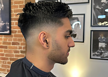 Montreal barbershop Gentlemen007 Salon de barbier