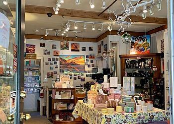 North Vancouver Boutiques De Cadeaux Giftworks Boutique