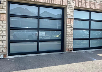 Glass & Hardware Window Repair Services Glass & Hardware Window Repair Services - Brampton, ON Fabricants de Fenêtres et portes - Project Image