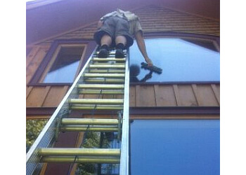 Huntsville window cleaner Gleam Window Cleaning & Cottage Care