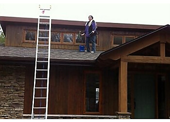 Gleam Window Cleaning & Cottage Care - Huntsville, ON Window Cleaners - Service Image