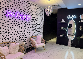 Edmonton tanning salon Golden Glow by G