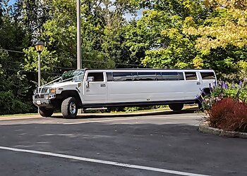 Halton Hills limo service GoodTime Limo & Party Buses