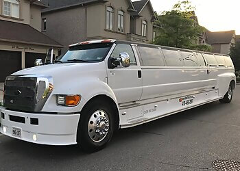 Halton Hills limo service GoodTime Limo & Party Buses image 1