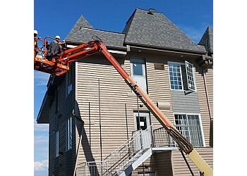 Quebec gutter cleaner Gouttière Réno Soleil