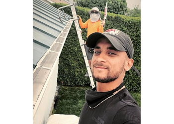 Longueuil gutter cleaner Gouttières Impec