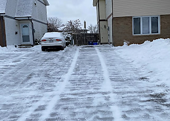 Brantford snow removal Green Grass Lawn Care Service + Snow Removal