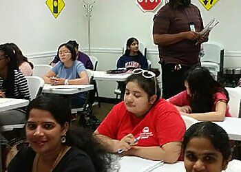 Oakville driving school Green Light Driving School Ltd.