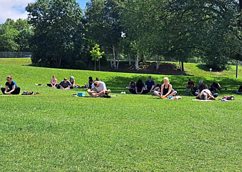 North Bay Cours de yoga Grounded Studios