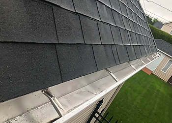 Longueuil gutter cleaner Groupe Zalo