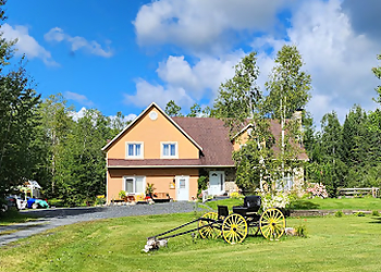Gîte L'Antre d'Eux Estrie - Sherbrooke, QC Lit Et Petit Déjeuné - Building Exterior Image