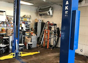 Thunder Bay car repair shop H & H Auto & Towing