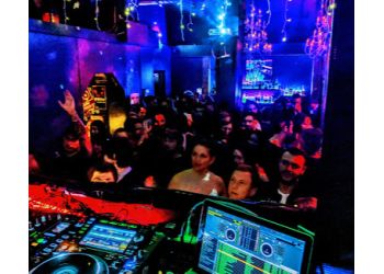 3 Best Night Clubs in Calgary, AB - Expert Recommendations