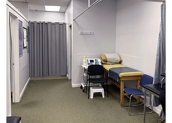 Toronto physical therapist Hadi Fateh Nemati, PT - MAIN AND GERRARD PHYSIOTHERAPY - PT HEALTH