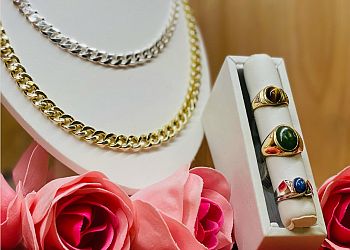 Norfolk jewelry Halmo Jewellers Ltd.