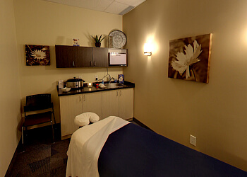 Ajax Massothérapies Hand & Stone Massage and Facial Spa Ajax