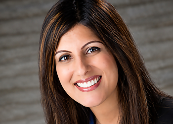 Harpreet K. Hans - Milton, ON Avocats Immobiliers - Lawyer Portrait Image