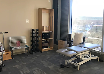 Heidi Fedoruk, BScPT, CMAc, CGIMS - LEADING EDGE PHYSIOTHERAPY - St Albert, AB Physiothérapie - Clinic Interior Image