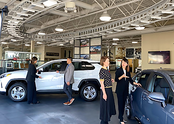 Calgary car dealership Heninger Toyota