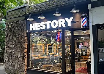 Vancouver Barbiers Hestory Barber Shop