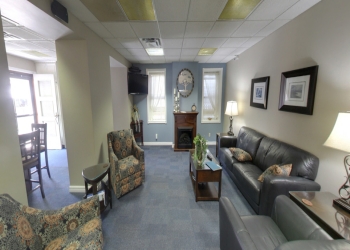 Hinnegan-Peseski Funeral Home Ltd. - Chatham, ON Salons de funeraire - Indoor Service Image