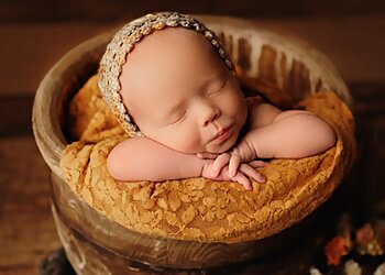 Airdrie babies and family photographer Hocus Focus Photography