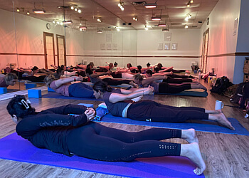 Mississauga Cours de yoga Holistic BodyWorx