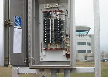 Kelowna Électriciens Holmes Electric Ltd.