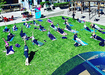 Mississauga Cours de yoga Hot Yoga and Pilates