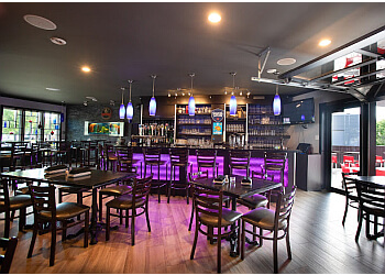 Gatineau hotel Hotel V