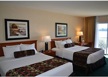 Nanaimo hotel Inn on Long Lake