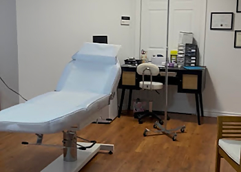 IV Beauty and Aesthetics - Cambridge, ON Weight Loss Centers - Treatment Room Image