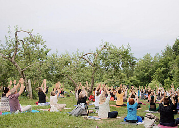 Blainville yoga studio Idolem Hot Yoga Blainville