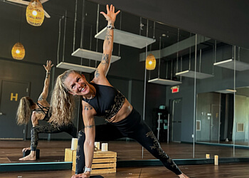 Terrebonne Cours de yoga Idolem Hot Yoga Chaud Terrebonne