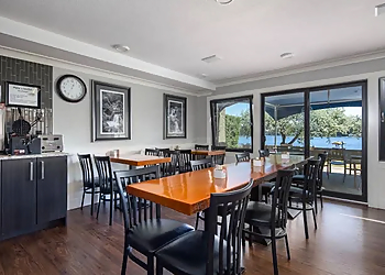 Inn on Long Lake - Nanaimo, BC Hotels - Dining Moments
