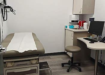 Intrepid Health Group - Welland, ON Walk-In Medical Clinics - Treatment Room Image