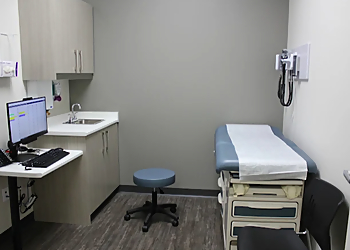 Intrepid Medical Centre & Walk-in Clinic - Oshawa, ON Walk-In Medical Clinics - Treatment Room Image