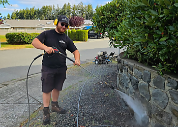 Nanaimo gutter cleaner IslandCLEAN Exterior Cleaning Ltd