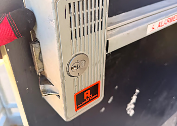 Izzy Pro Locksmith Izzy Pro Locksmith - Brantford, ON Serruriers - Residential Service Image