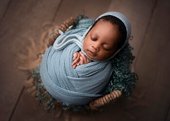 Surrey babies and family photographer Jafna Jaed Photography