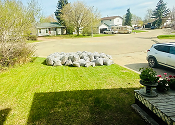 Jake’s Lawn Care Ltd - Grande Prairie, AB Service D'Entretien De Pelouse - Service Highlights