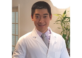 St Catharines
Ostéopathes
James Wang-Zappitelli, HBK, DOMP - PROHEALTH OSTEOPATHY AND WELLNESS image 1