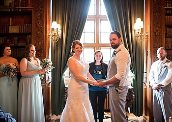 Windsor wedding officiant Janna Tetler