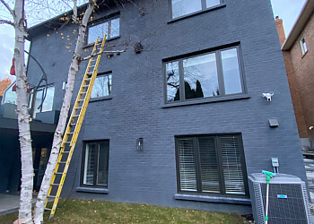 Oshawa window cleaner Jessie's Spotless Window Cleaning Services image 1