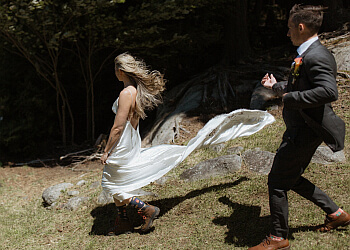 Orillia wedding photographer Joanna Crichton Photography