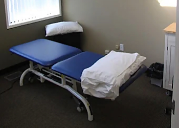 Joe Box, PT - PINPOINT PHYSIOTHERAPY & HEALTH - Nanaimo, BC Physical Therapists - Clinic Interior Image