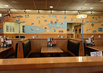 John's Restaurant - Sarnia, ON Restaurants méditerranéens - Restaurant Interior Image